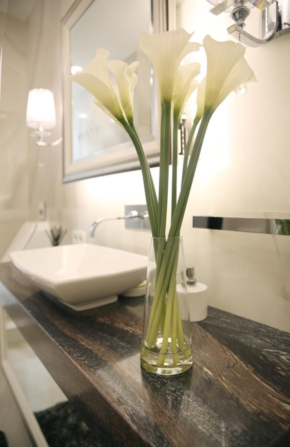 Столешница в ванную из итальянского мрамора Cippollino Ondulato, выполнена с подклейкой в рисунок 10см