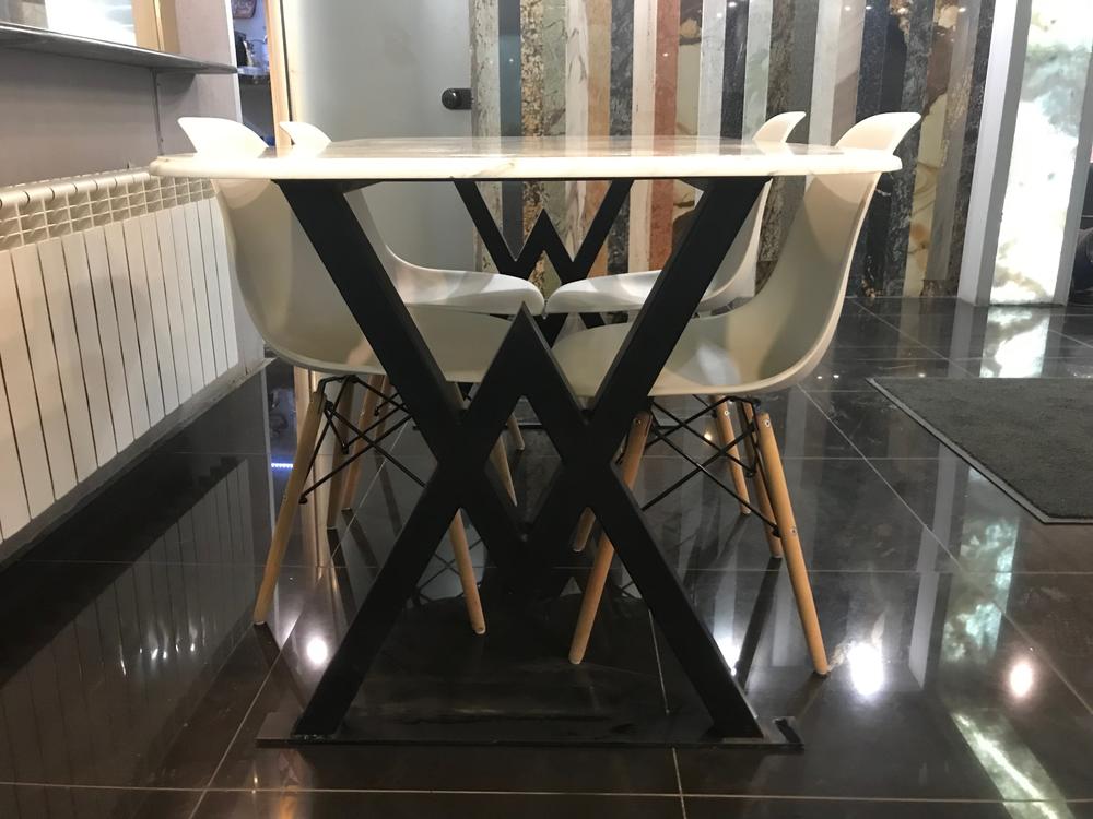 Стол из мрамора Bianco Stattuario Extra